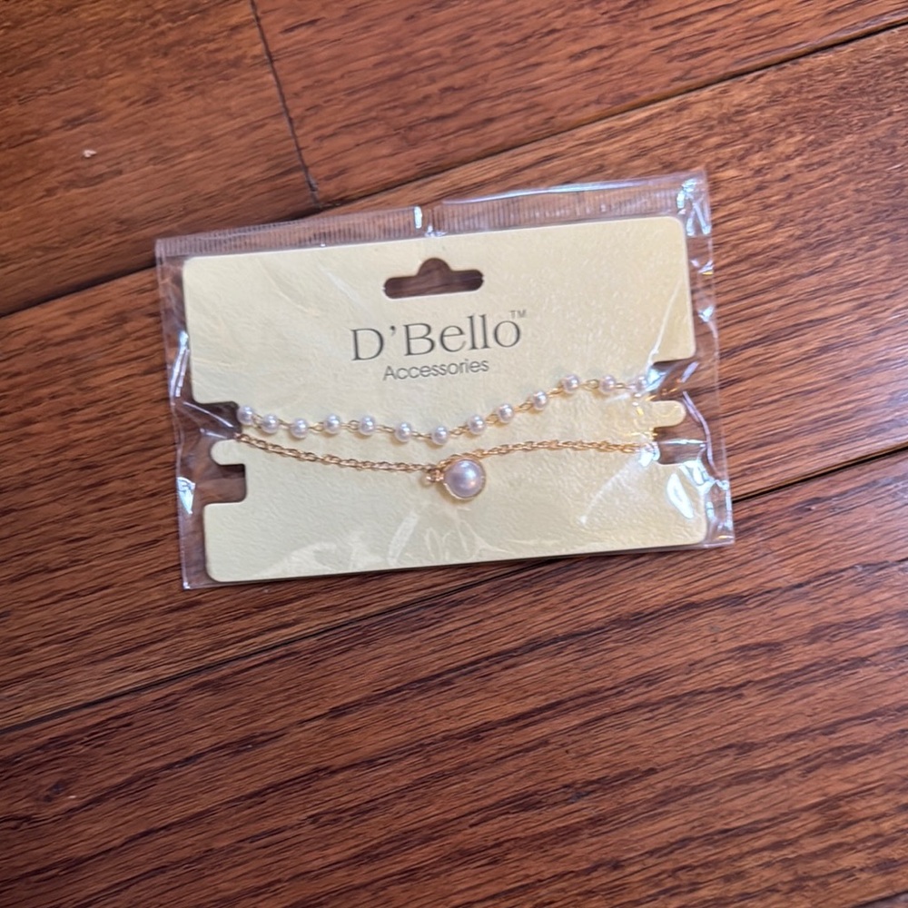 Delicate Gold and Pearl Bracelet
